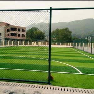 Campo de fútbol de césped artificial
