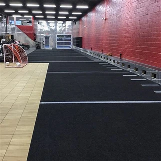 Alfombra de césped artificial negra para gimnasio de instalaciones deportivas